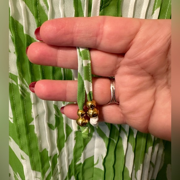 ❤️ BOGO Kelly Green Floral Blouse Size Large - Picture 4 of 8